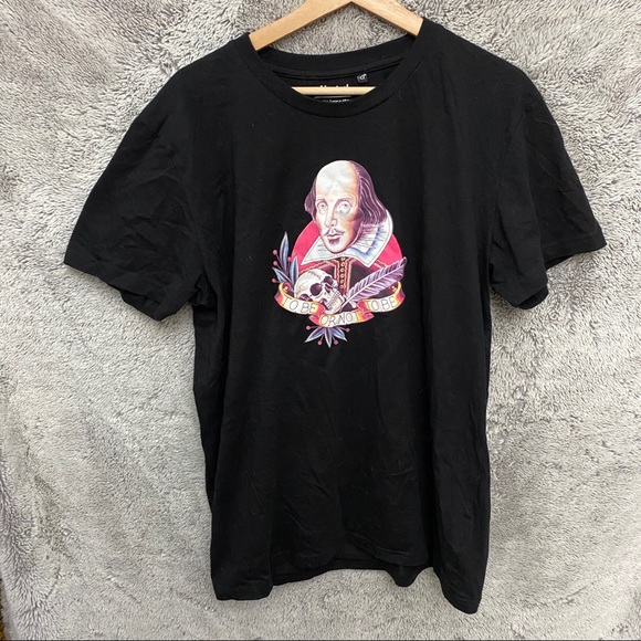 Tops - Shakespear Graphic Shirt